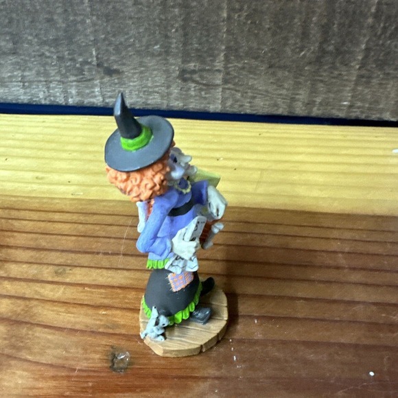 Creepy Hollow Shopping Witch Halloween Village - Picture 5 of 6